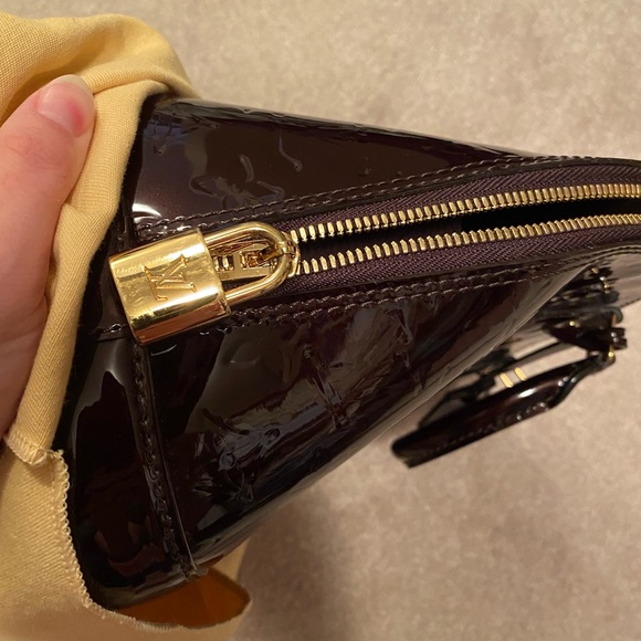 LV alma pm $1500 (mint condition) comes with box, dust bag and receipt - Picture 3 of 5
